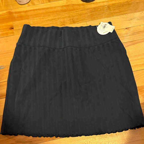 Aerie Black Mini Skirt - Picture 2 of 3